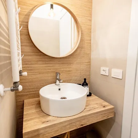 アパート Re Di Ela