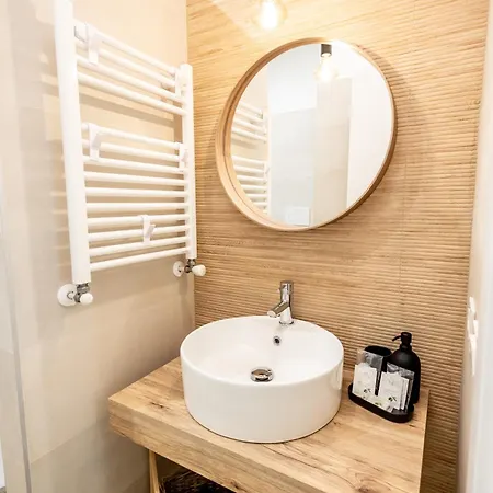 Re Di Ela アパート *